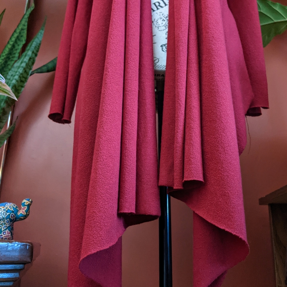 Deep Red Open Front High Low Cardigan - Picture 5 of 10